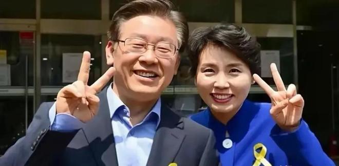 女人个个有颜又有才他算是赢麻了！九游会网站细数李在明身边的3位(图7)