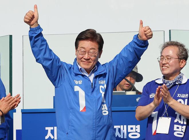 女人个个有颜又有才他算是赢麻了！九游会网站细数李在明身边的3位(图14)