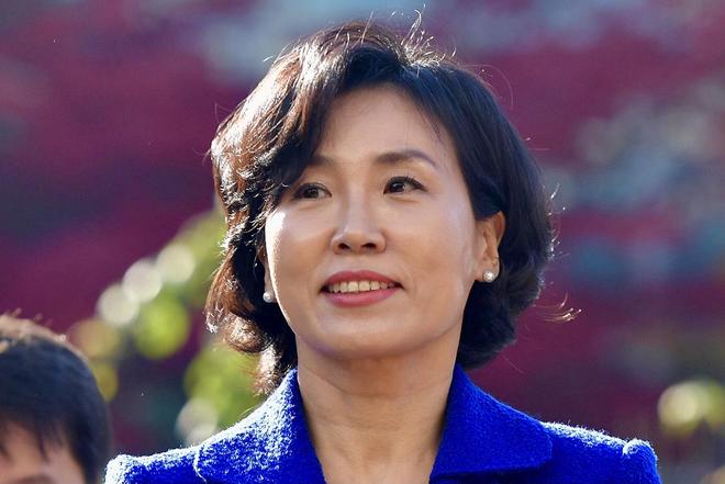 女人个个有颜又有才他算是赢麻了！九游会网站细数李在明身边的3位(图18)