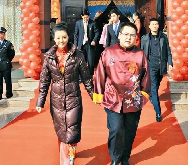 太大了难怪不拍戏了都快认不出来了J9九游会去集市偶遇车晓她脸变化
