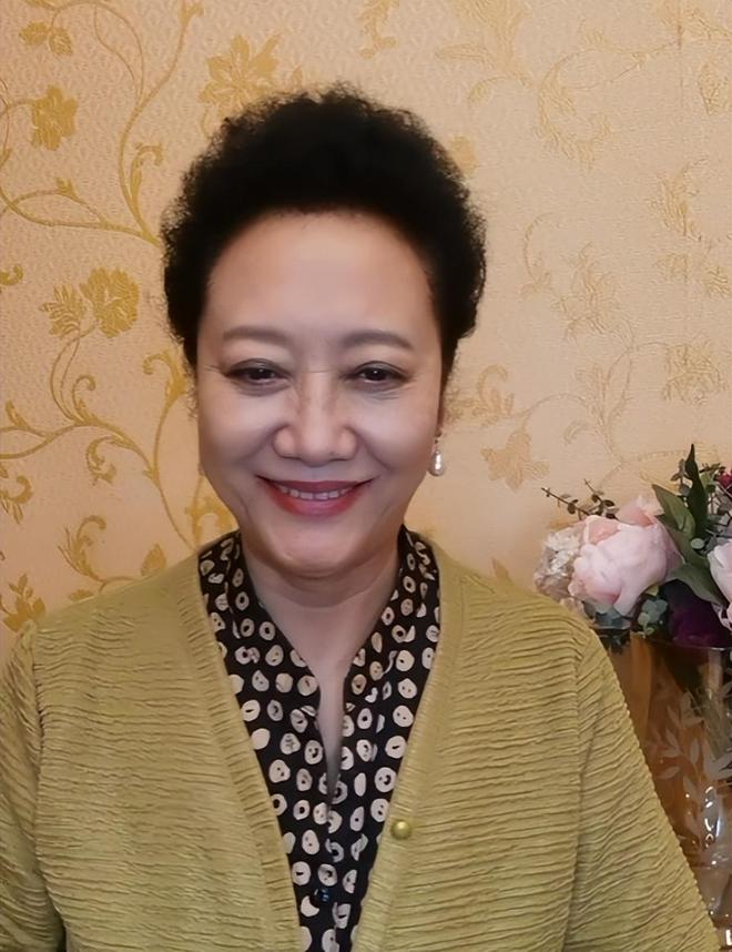 太大了难怪不拍戏了都快认不出来了J9九游会去集市偶遇车晓她脸变化(图11)